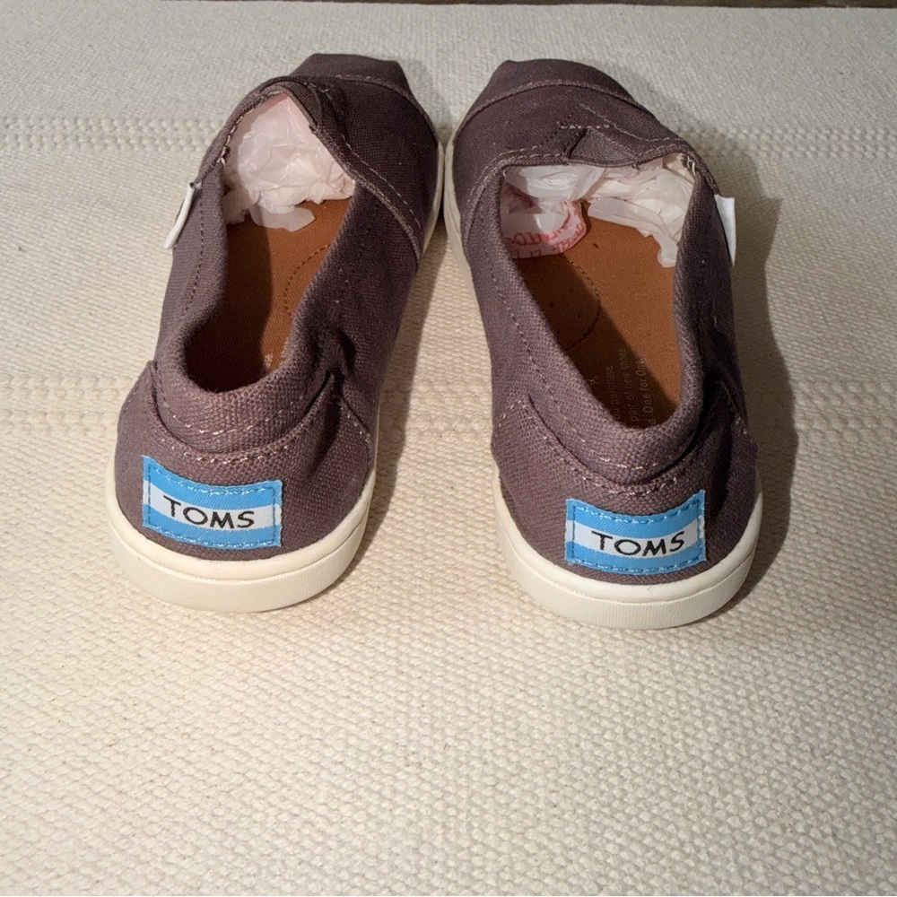 TOMS Kids Classic Slip On Shoes Taupe Gray Canvas Loafers Youth Size 1.5 - Picture 8 of 9